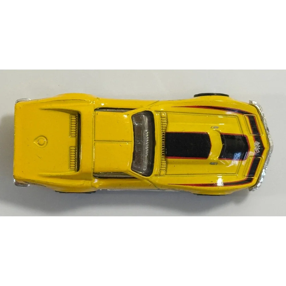 Hot‎ Wheels 1969 Corvette Stingray 1/64 Yellow Black Red Racing Stripes 2005